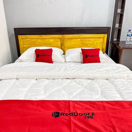 Reddoorz At Rose House Simpang Pemda Medan Selayan Hotel Sunggal Exterior photo