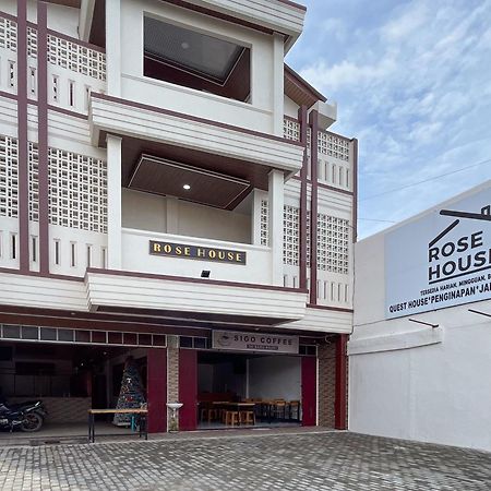 Reddoorz At Rose House Simpang Pemda Medan Selayan Hotel Sunggal Exterior photo