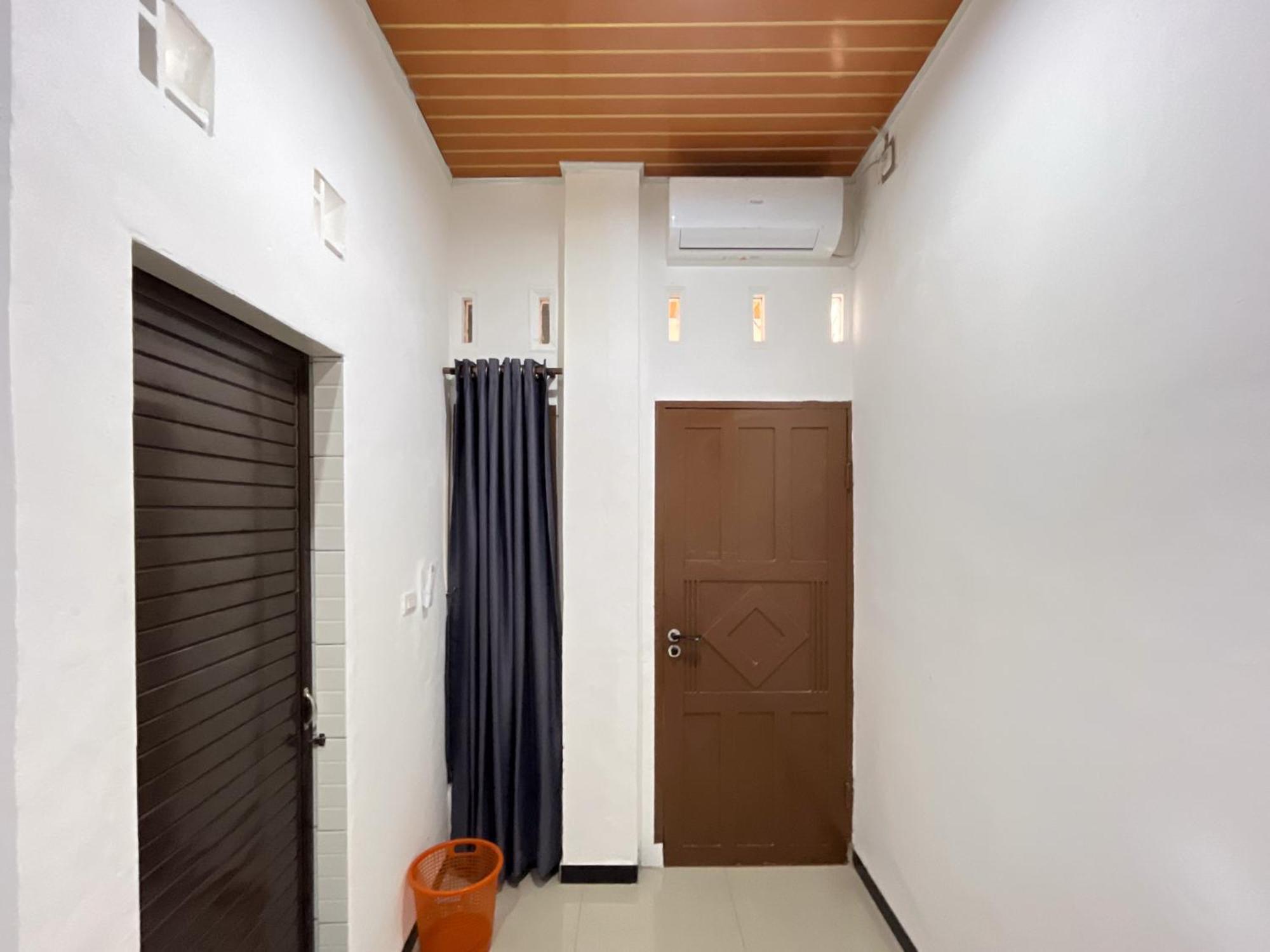 Reddoorz At Rose House Simpang Pemda Medan Selayan Hotel Sunggal Exterior photo