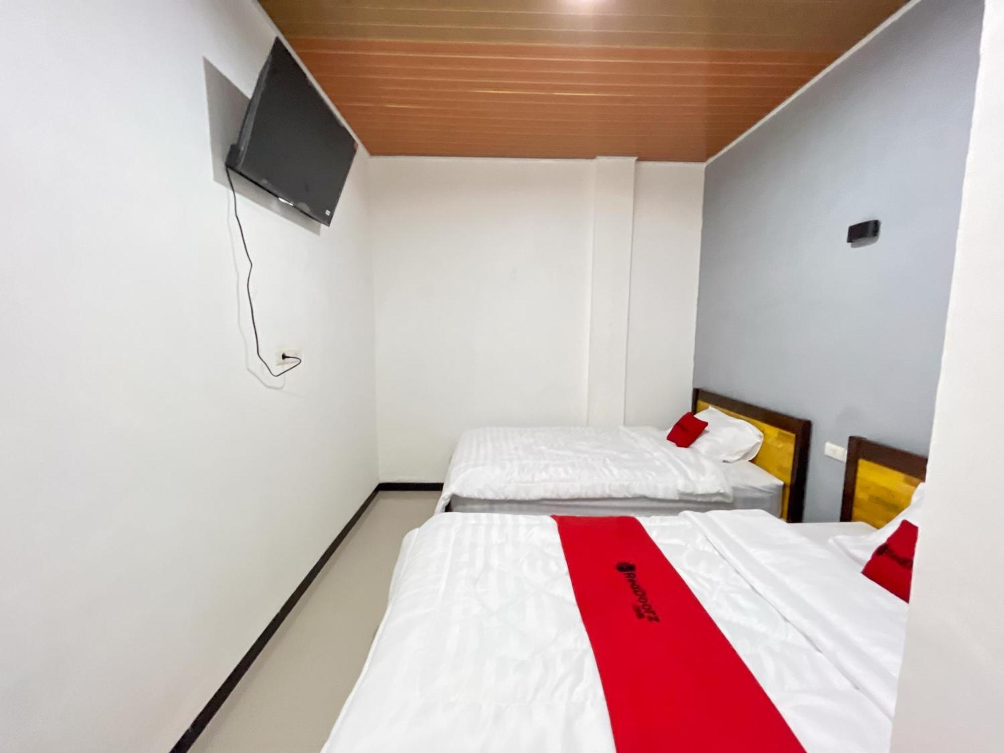 Reddoorz At Rose House Simpang Pemda Medan Selayan Hotel Sunggal Exterior photo