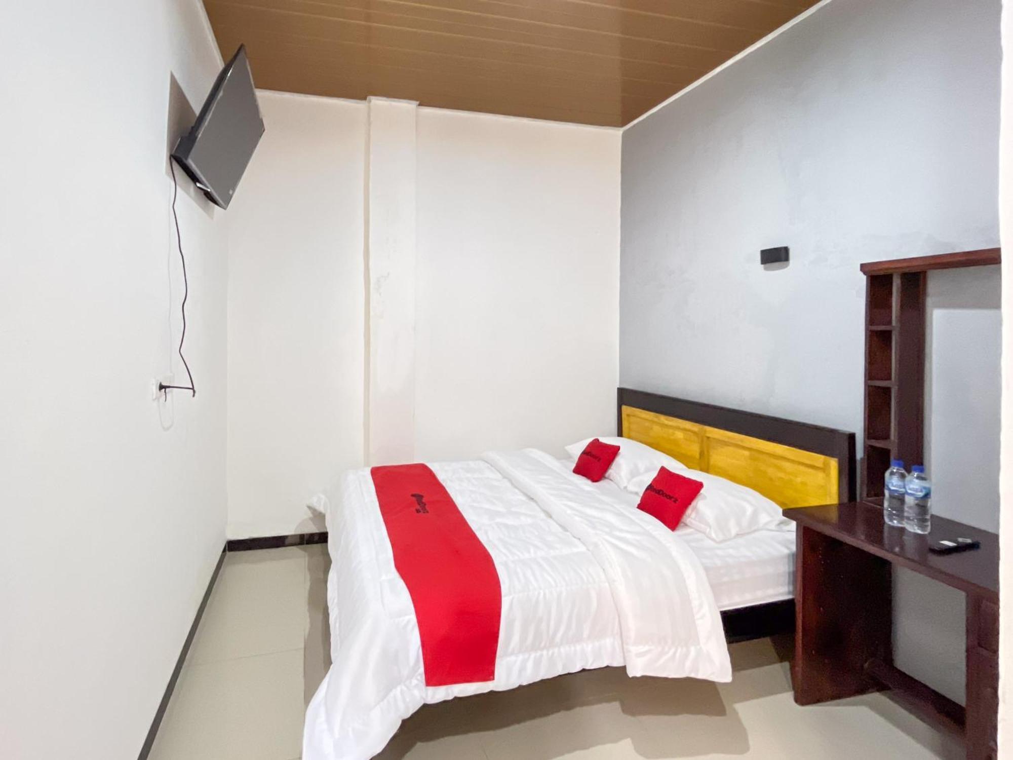 Reddoorz At Rose House Simpang Pemda Medan Selayan Hotel Sunggal Exterior photo