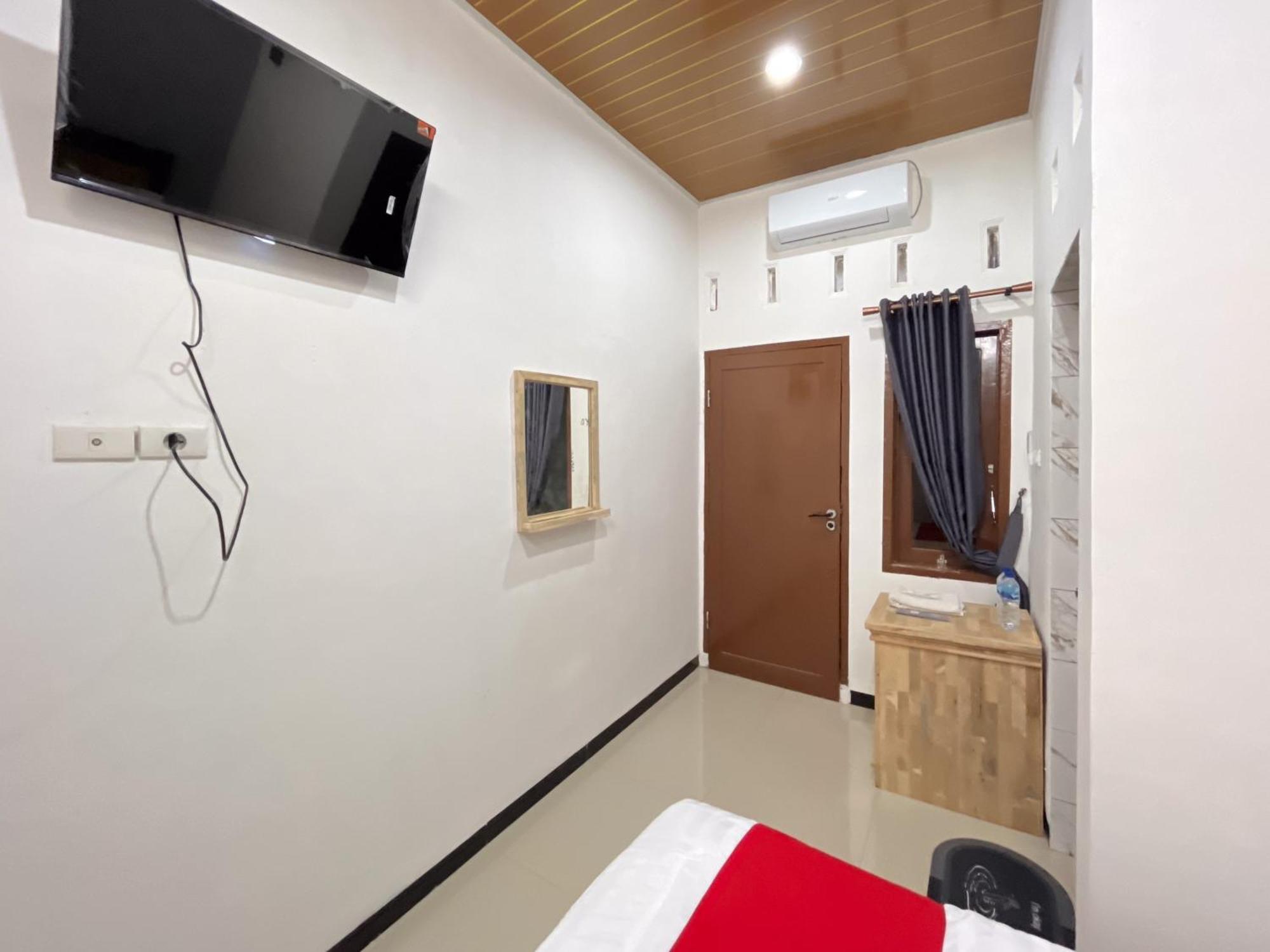 Reddoorz At Rose House Simpang Pemda Medan Selayan Hotel Sunggal Exterior photo