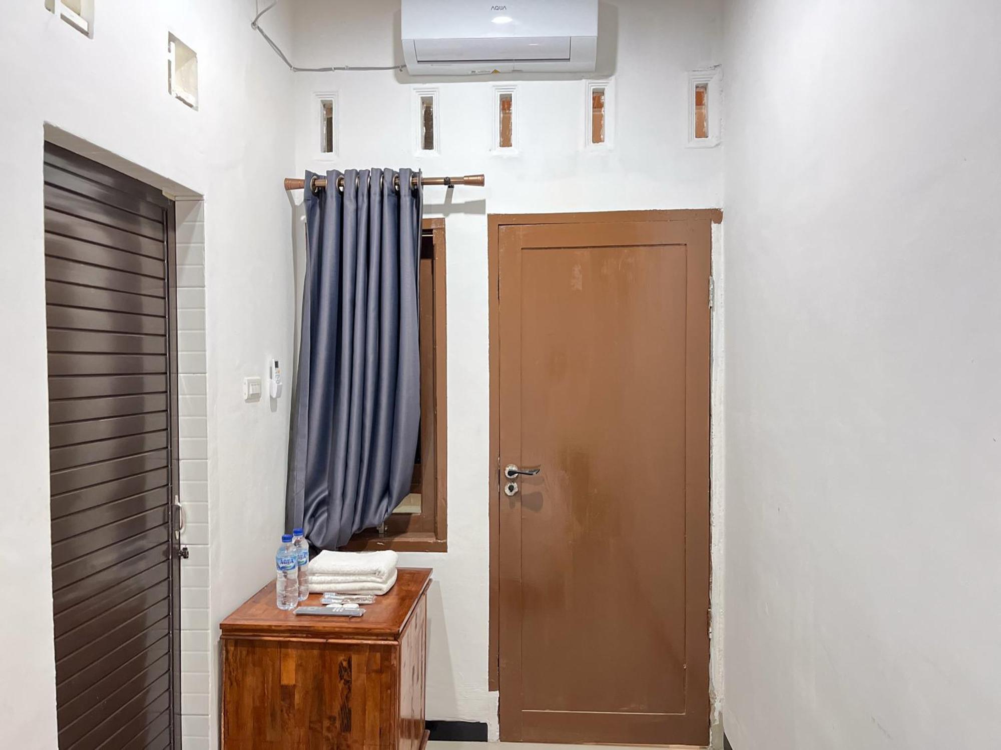 Reddoorz At Rose House Simpang Pemda Medan Selayan Hotel Sunggal Exterior photo