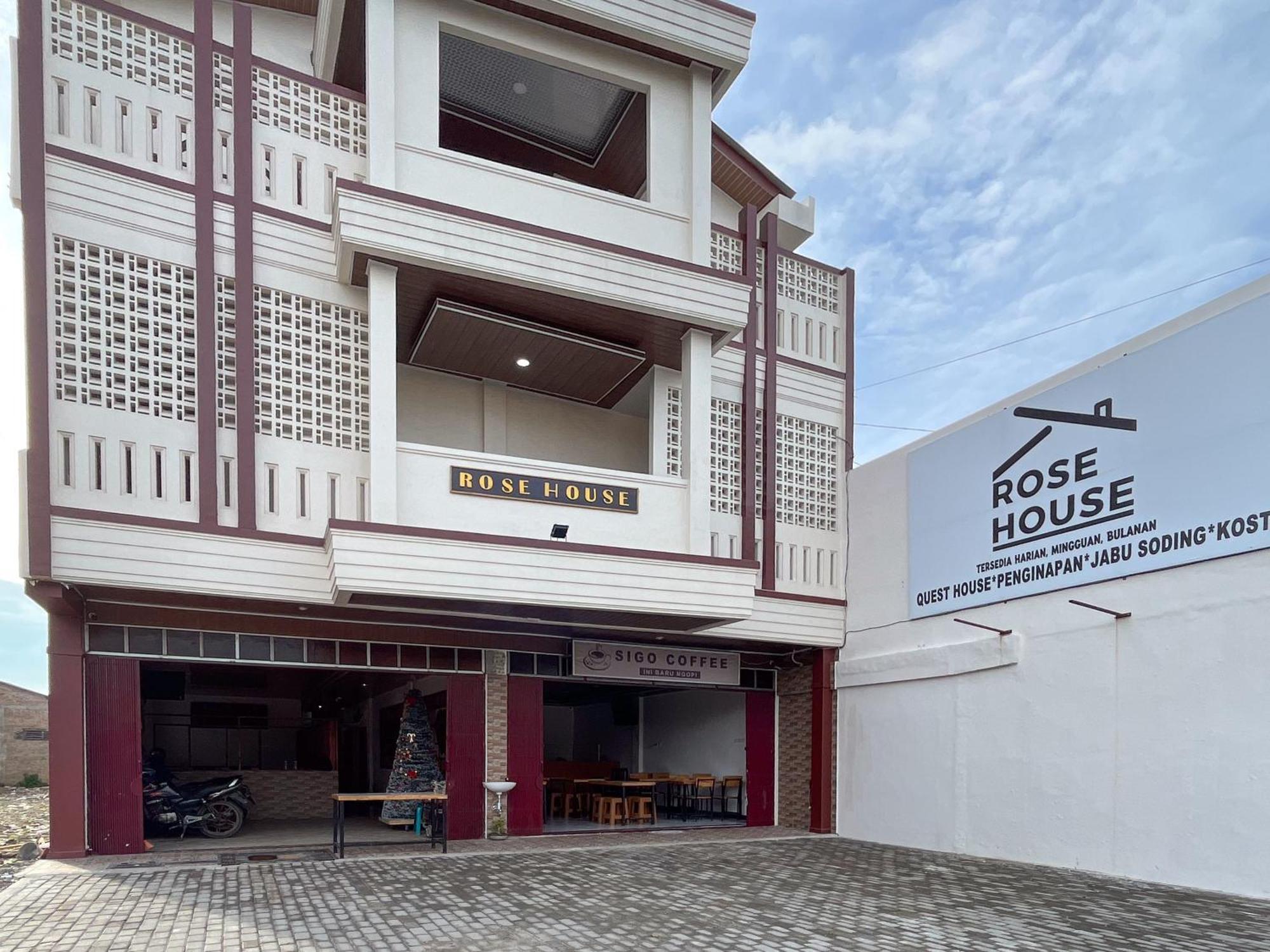 Reddoorz At Rose House Simpang Pemda Medan Selayan Hotel Sunggal Exterior photo